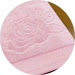 toalha de banho lady quadrado close rosa 4
